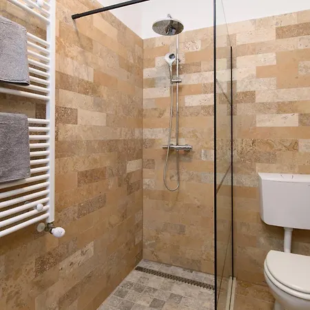 Apartment Varvedohaz